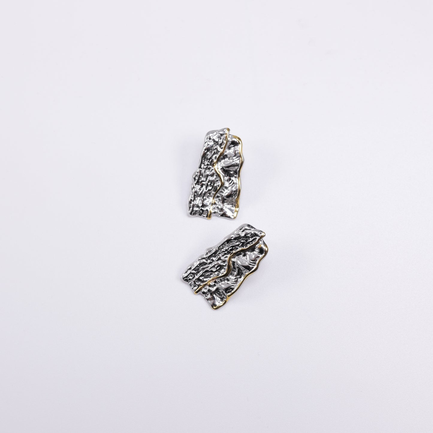 Dera Earring
