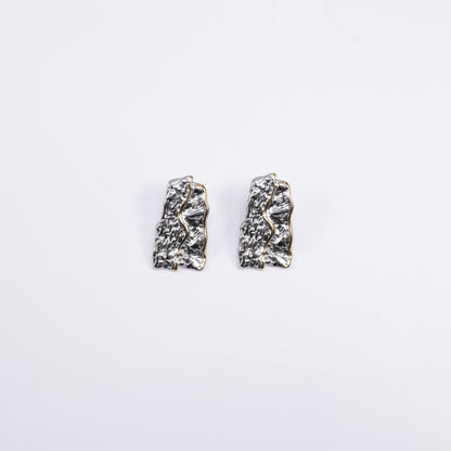 Dera Earring