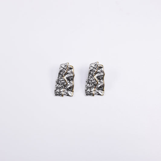 Dera Earring