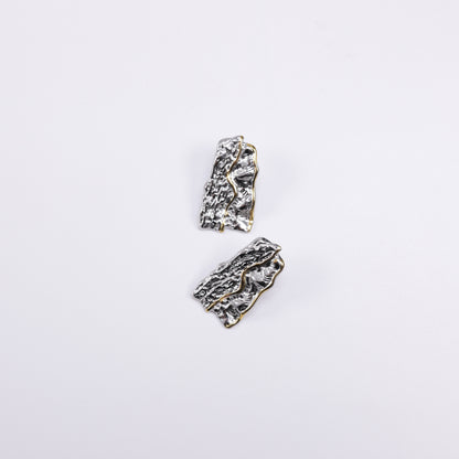 Dera Earring