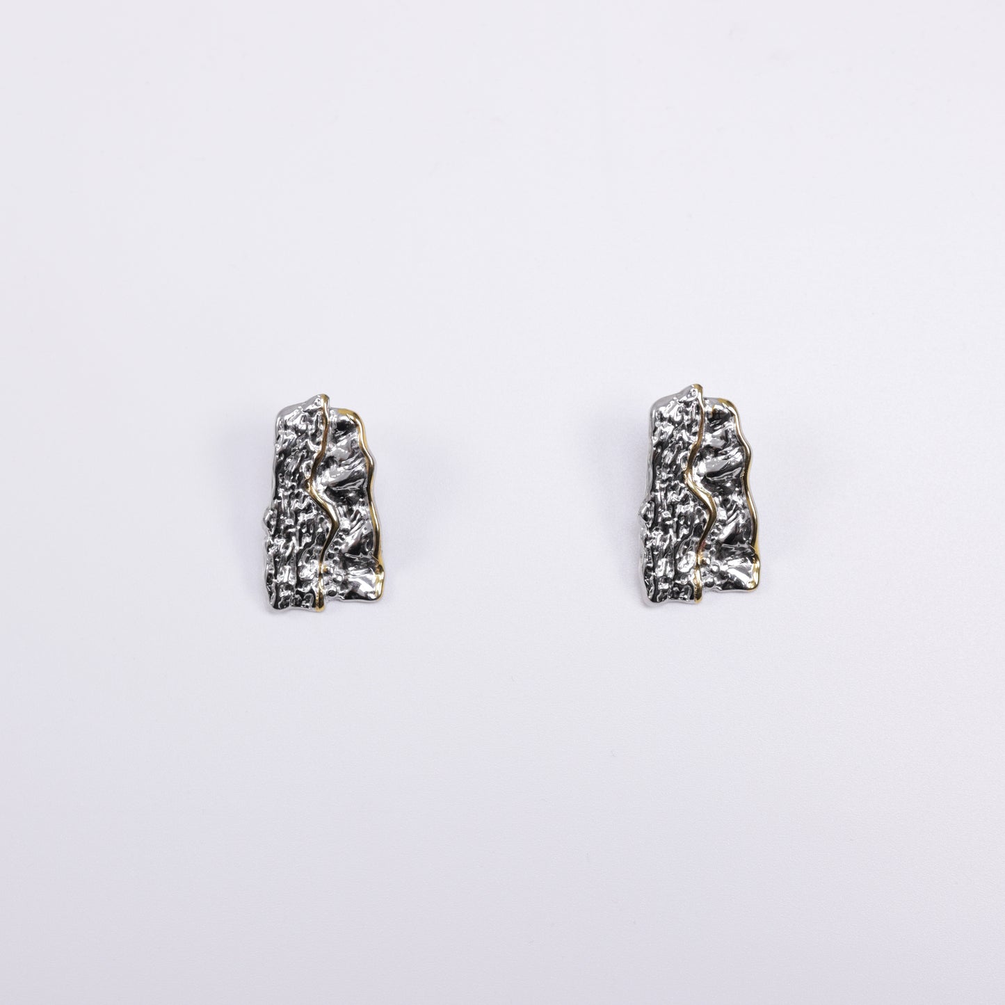 Dera Earring