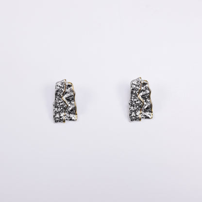 Dera Earring